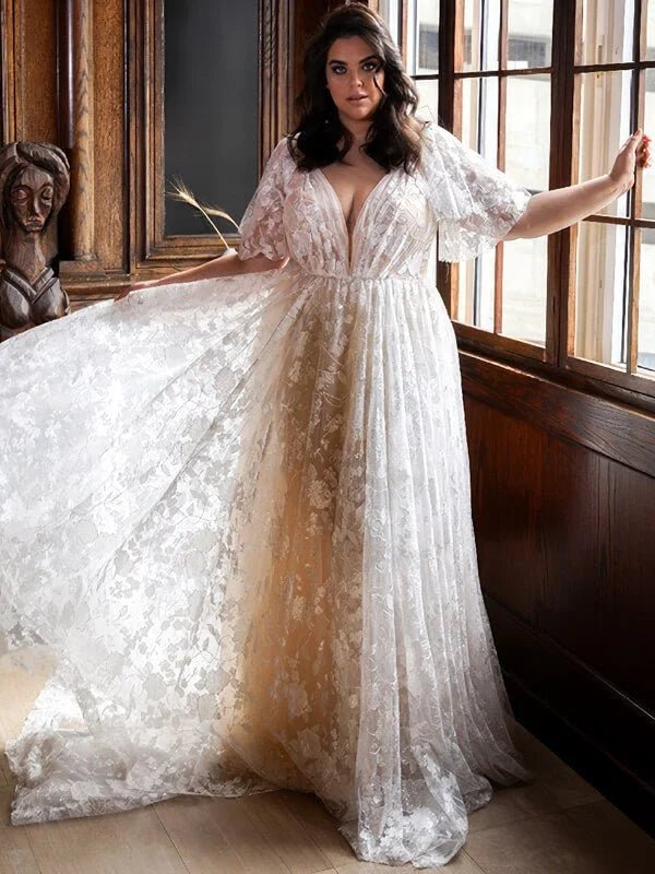 Robe de Mariée en Dentelle Curvy – Image 4