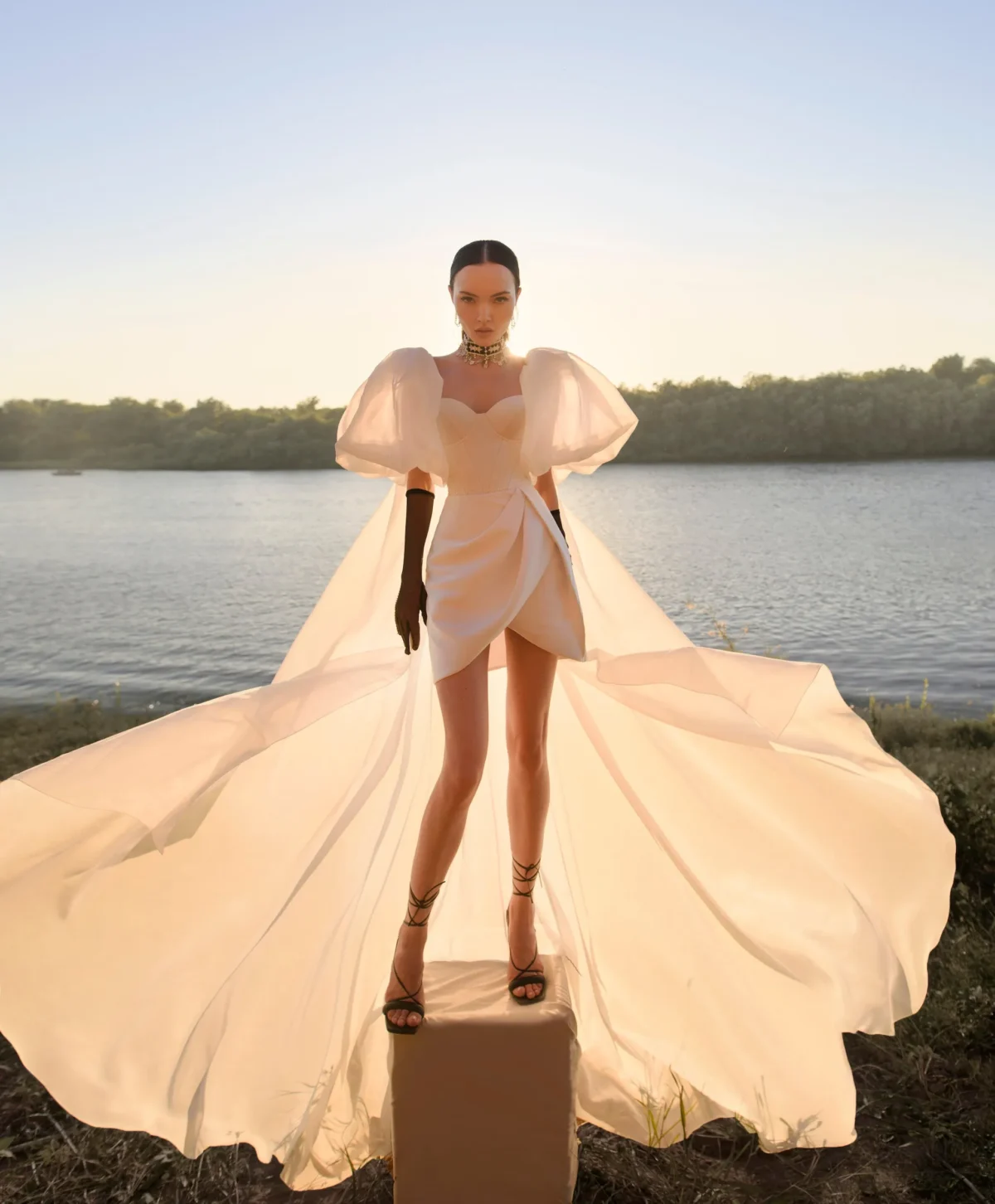 Robe de Mariée Courte Bohème Chic