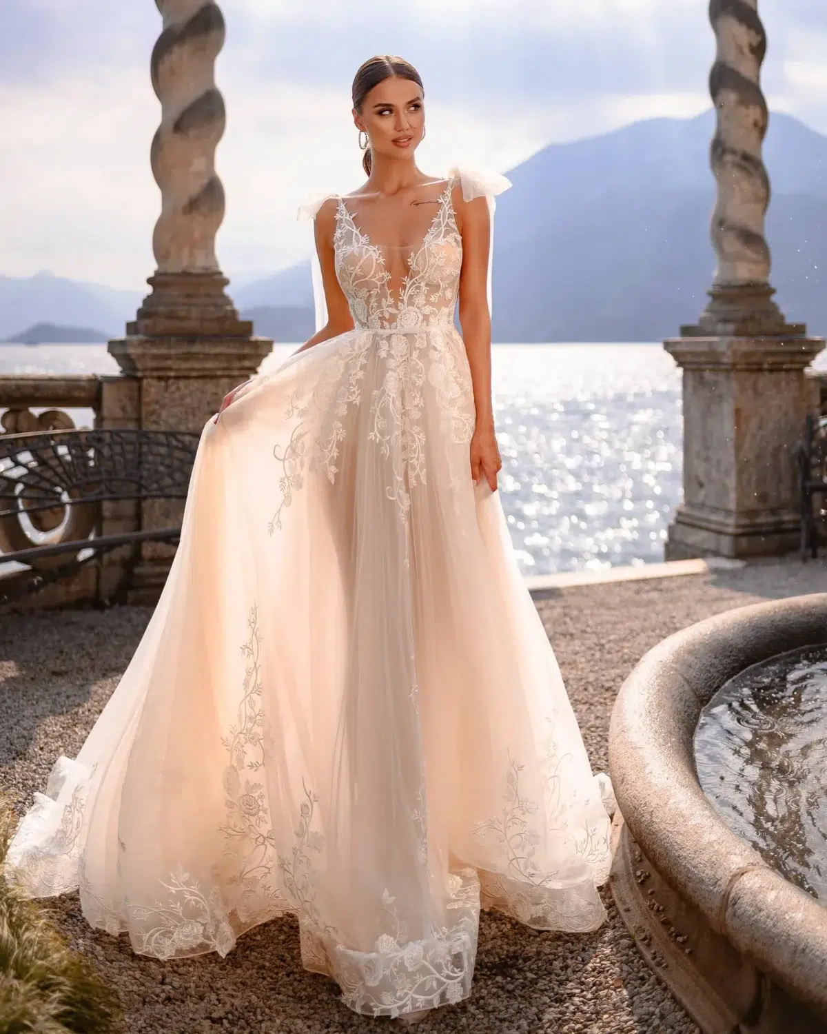 Robe de Mariée Bohème Trapèze Décolleté Plongeant