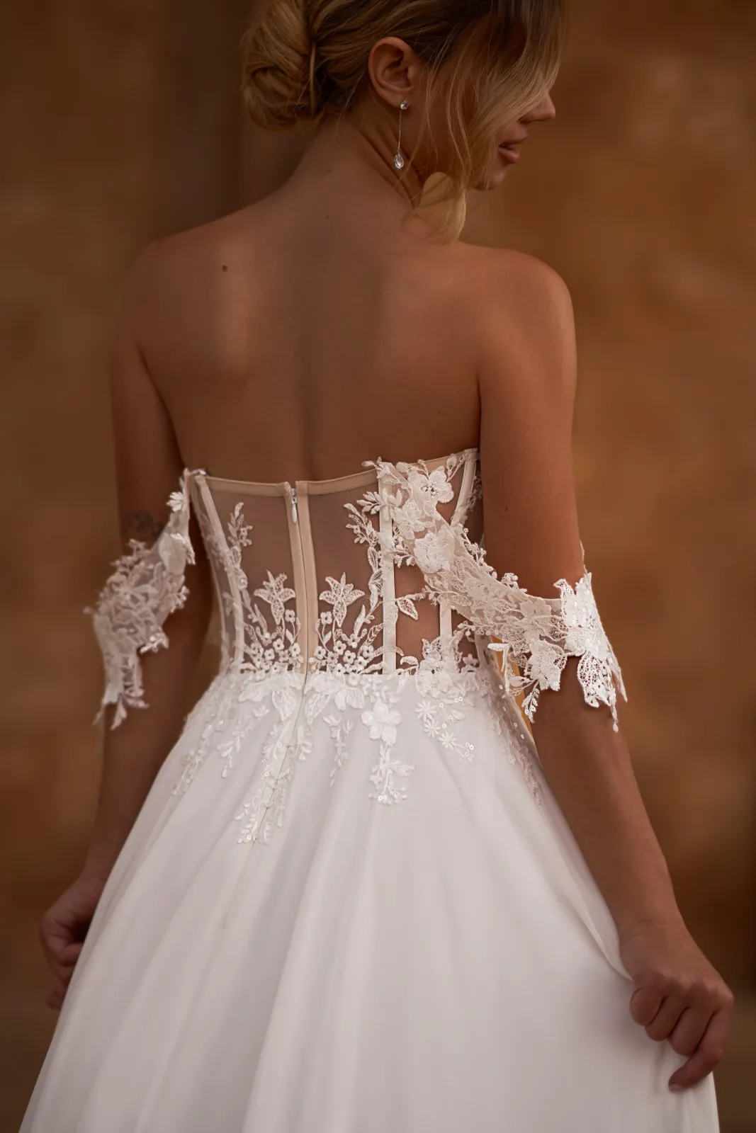 Robe de Mariée Bohème Trapèze en Mousseline Fluide – Image 2