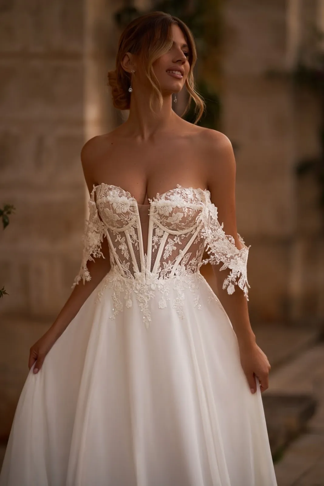 Robe de Mariée Bohème Trapèze en Mousseline Fluide – Image 5