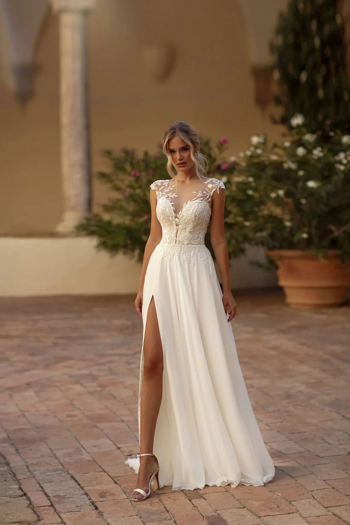 Robe de Mariée Fluide Bohème en Dentelle
