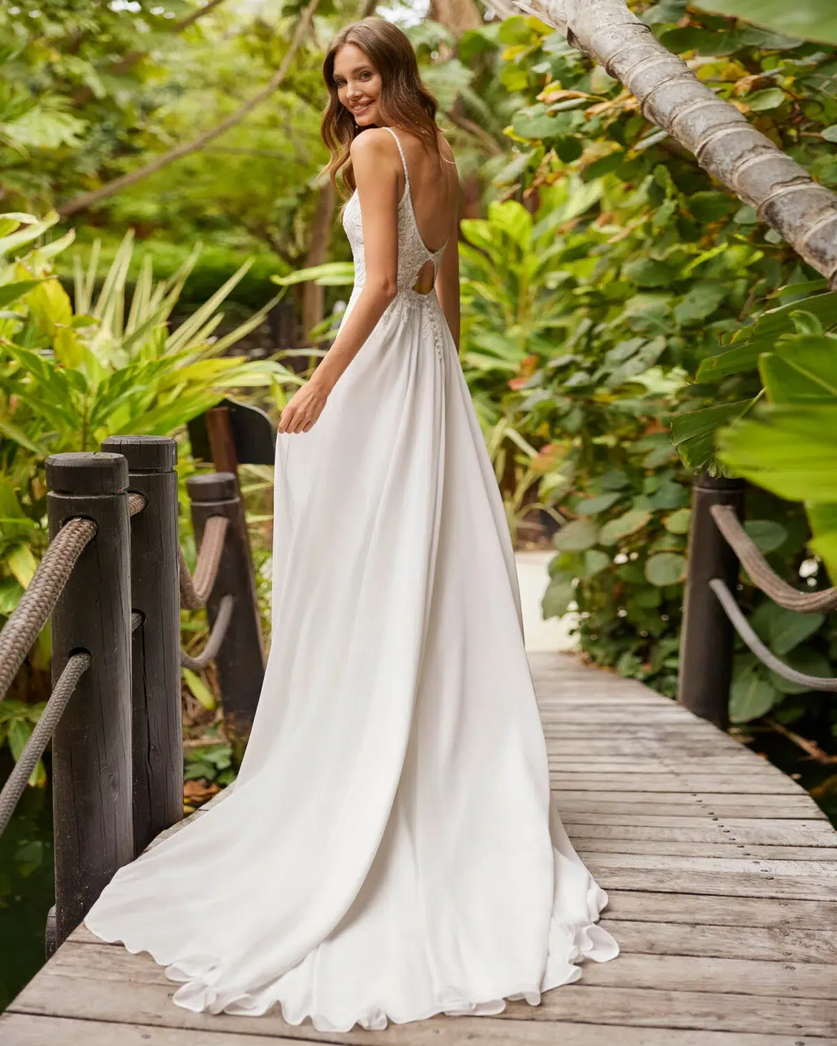 Alternative view of Robe de Mariée Romantique en Georgette