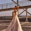 Robe de Mariée Trapèze Fleurs 3D Décolleté