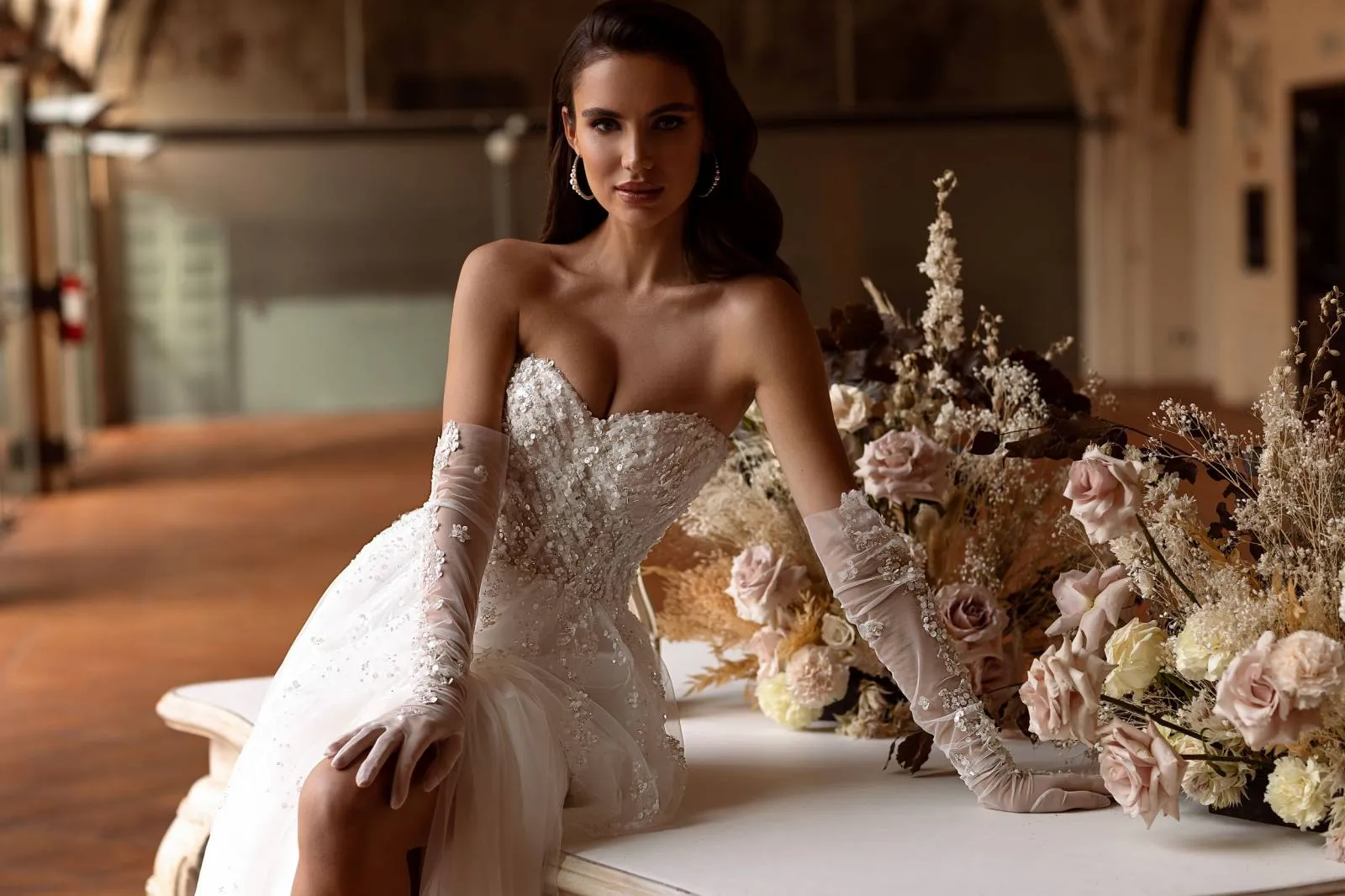 Robe de Mariée Trapèze avec Bustier Orné de Sequins – Image 4