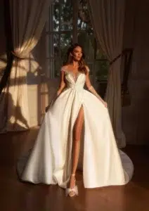 Robe de Mariée en Mikado Perlé avec Fente