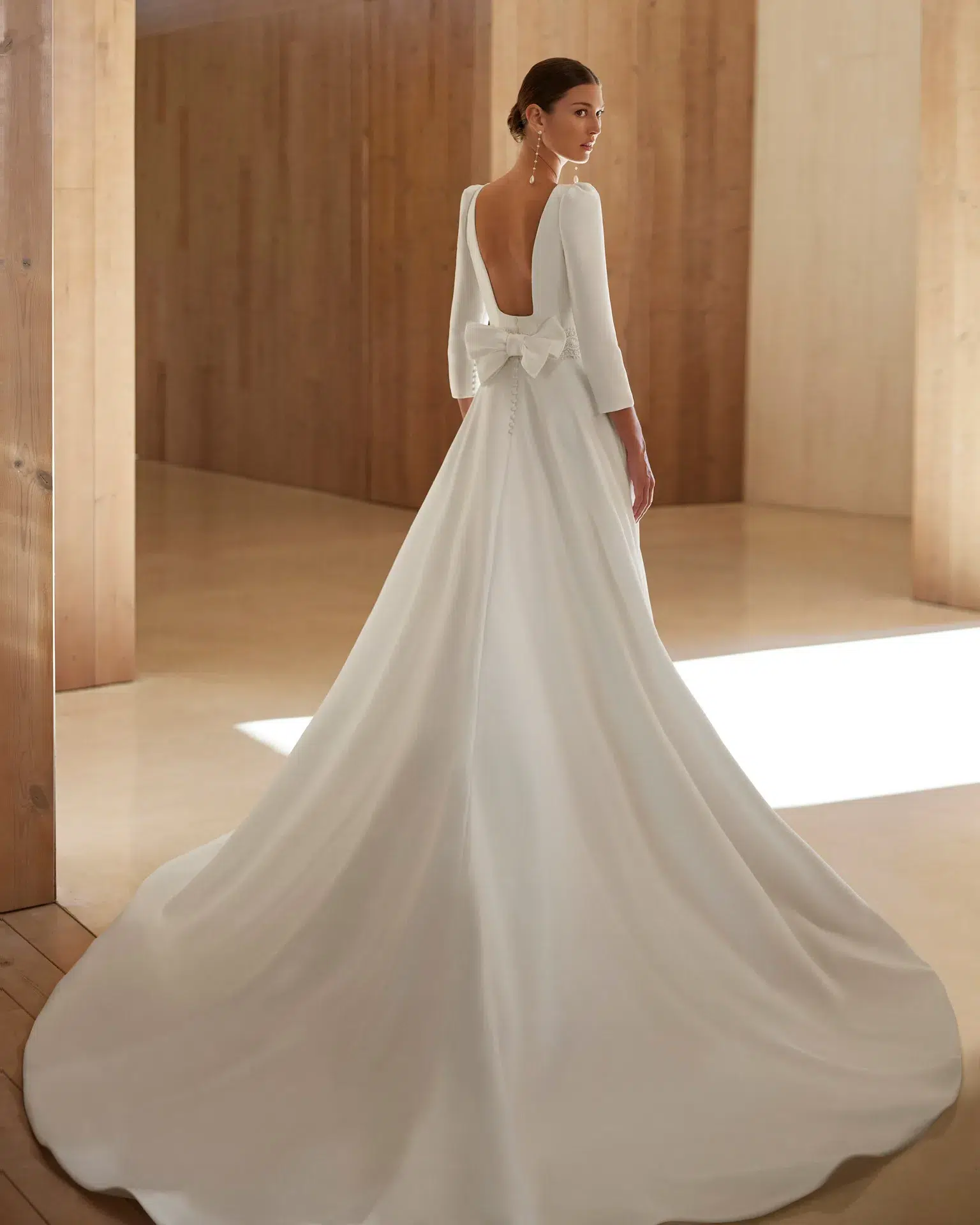 Robe de Mariée A-line avec Dentelle et Pierreries – Image 2