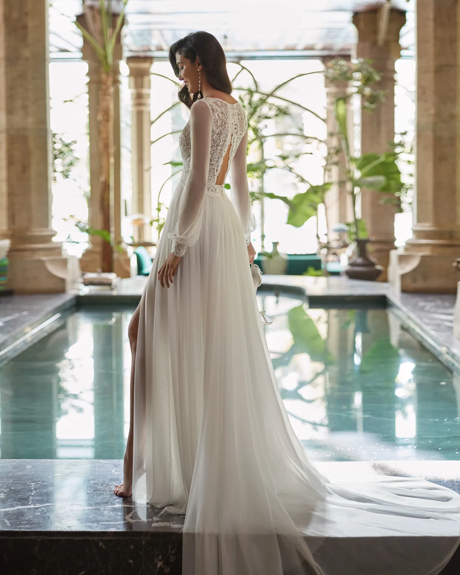Robe de Mariée Fluide en Mousseline et Dentelle
