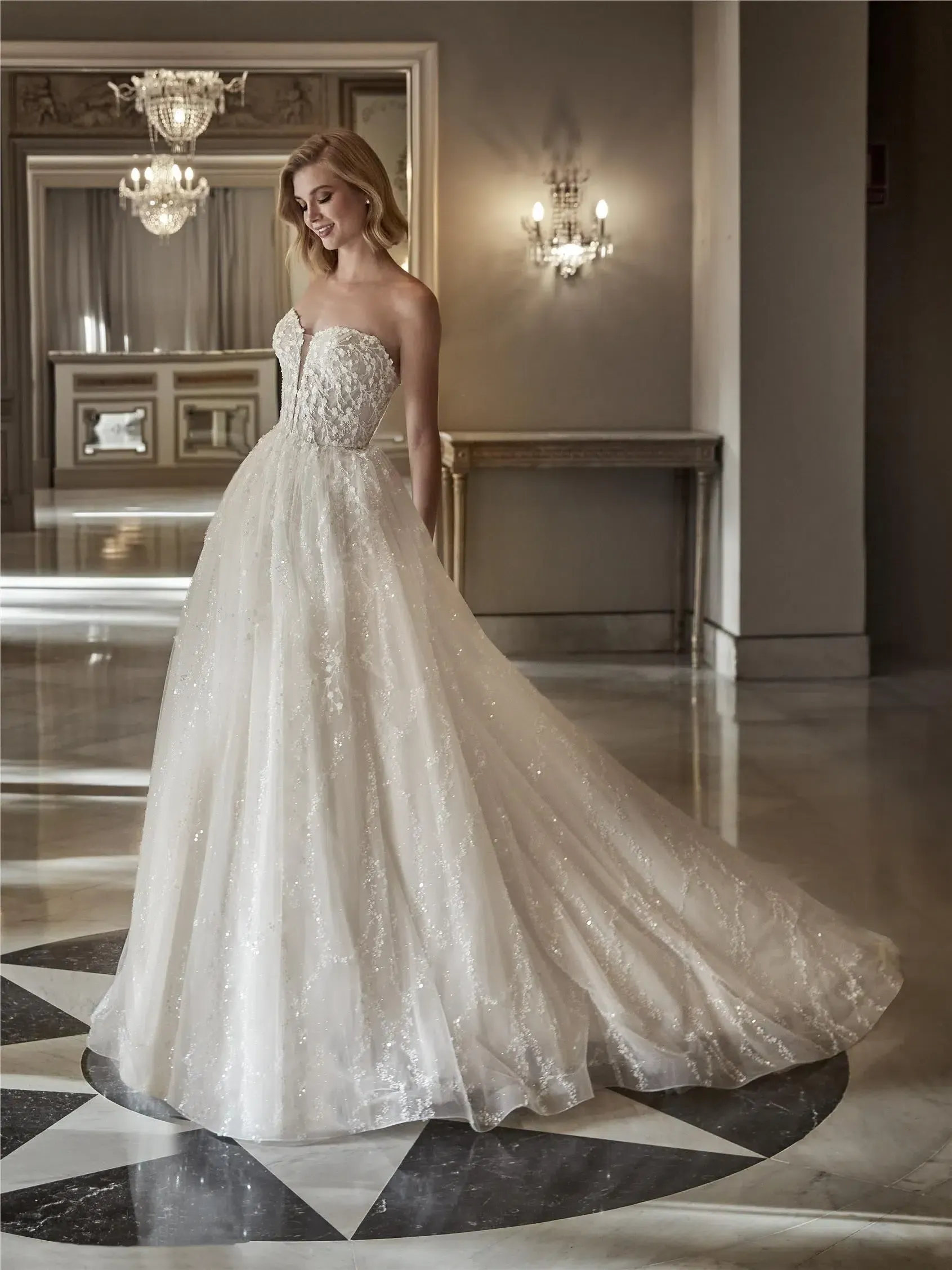 Robe de Mariée Princesse avec Décolleté en Cœur – Image 3