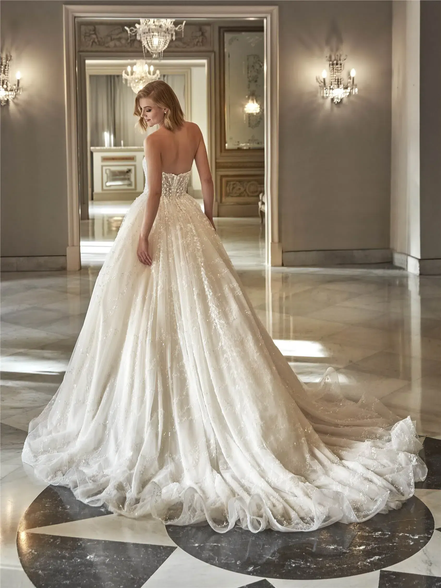 Robe de Mariée Princesse avec Décolleté en Cœur – Image 2