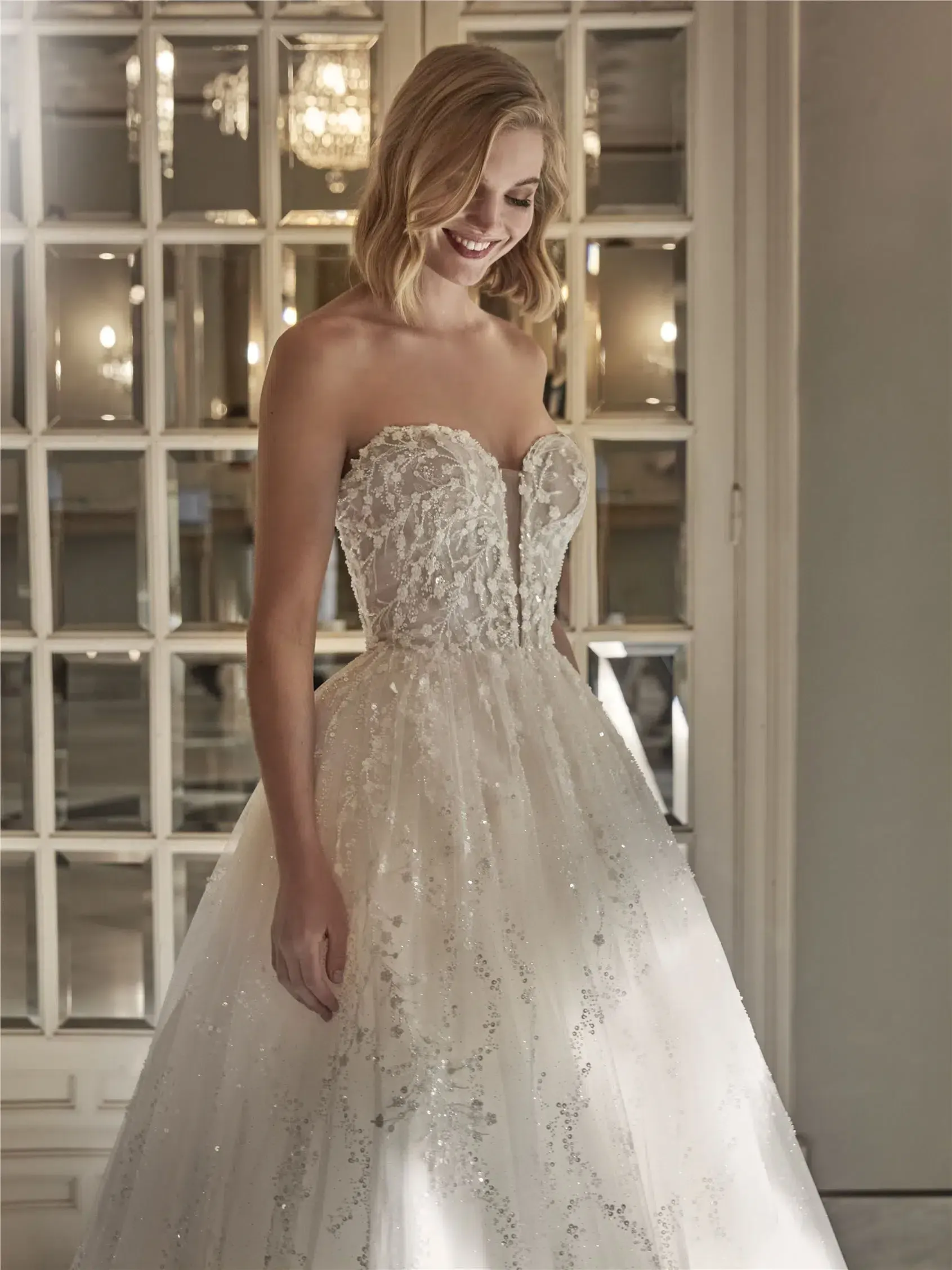 Robe de Mariée Princesse avec Décolleté en Cœur – Image 4