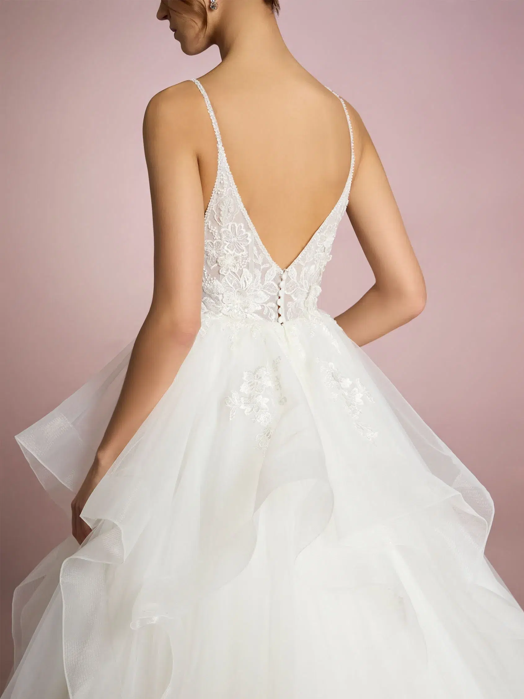 Robe de Mariée Princesse avec Décolleté en V – Image 4