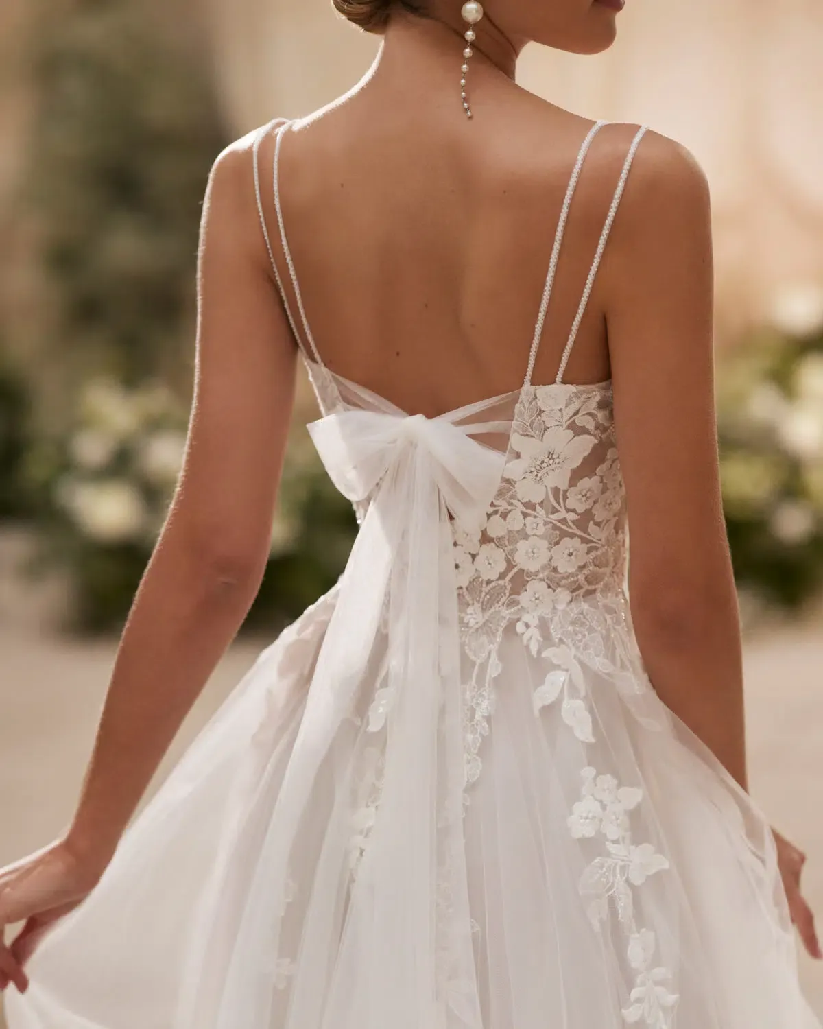 Robe de Mariée Princesse avec Jupe en Tulle Fendue – Image 3