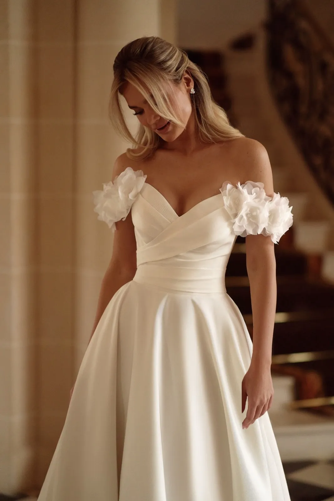Robe de Mariée Trapèze en Mikado Satin Décolleté Bateau – Image 3