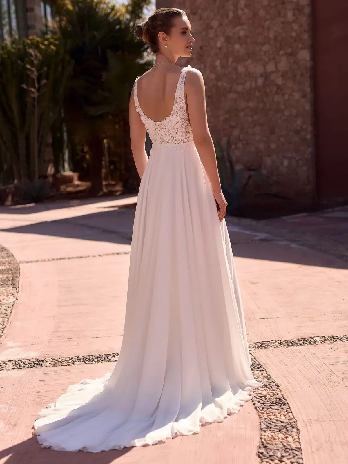 Alternative view of Robe de Mariée avec Décolleté Carré