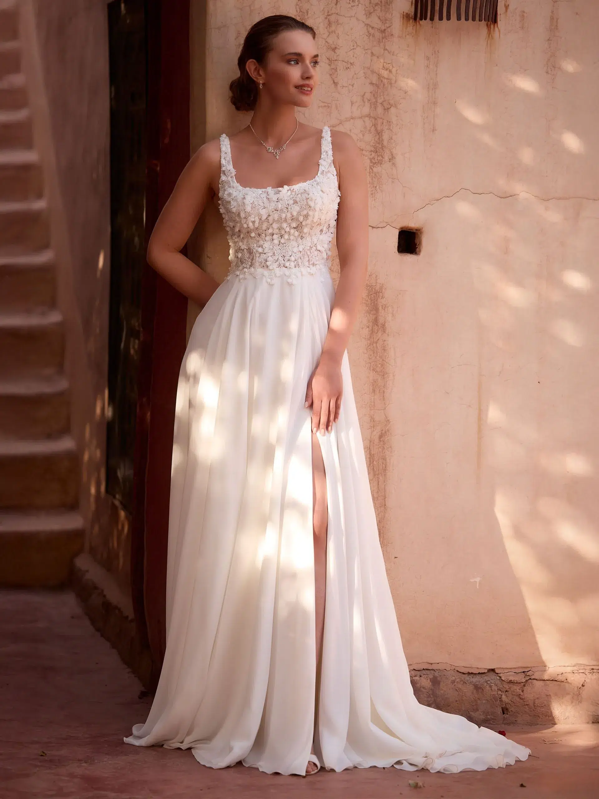 Robe de Mariée avec Décolleté Carré – Image 4