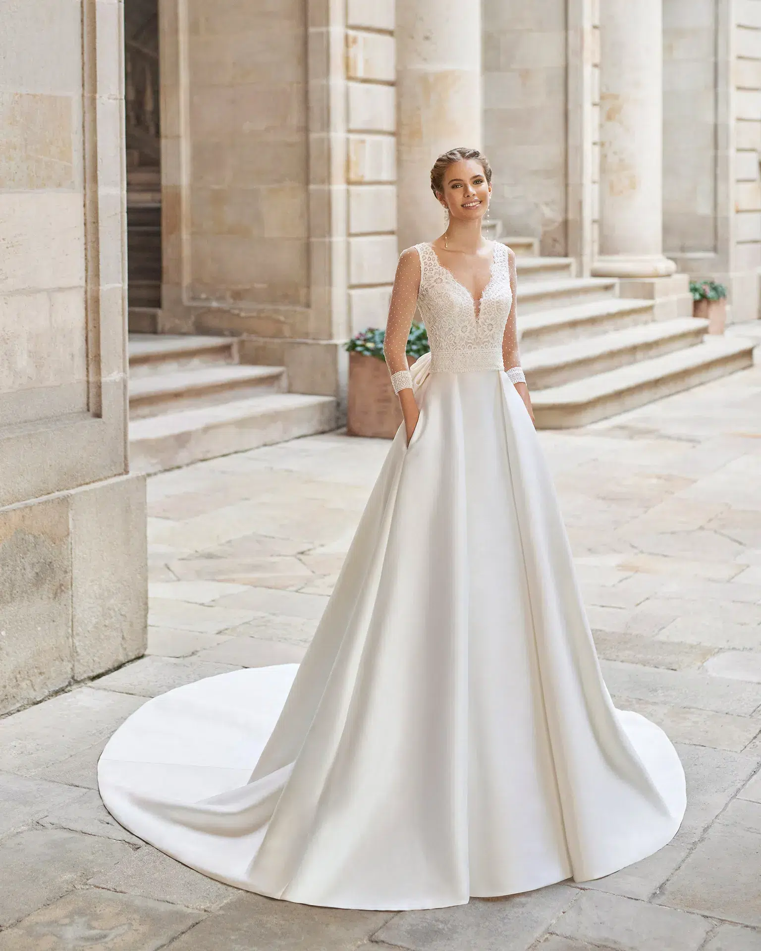 Robe de Mariée avec corsage en dentelle