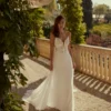 Robe de Mariée fluide en mousseline et dentelle transparente