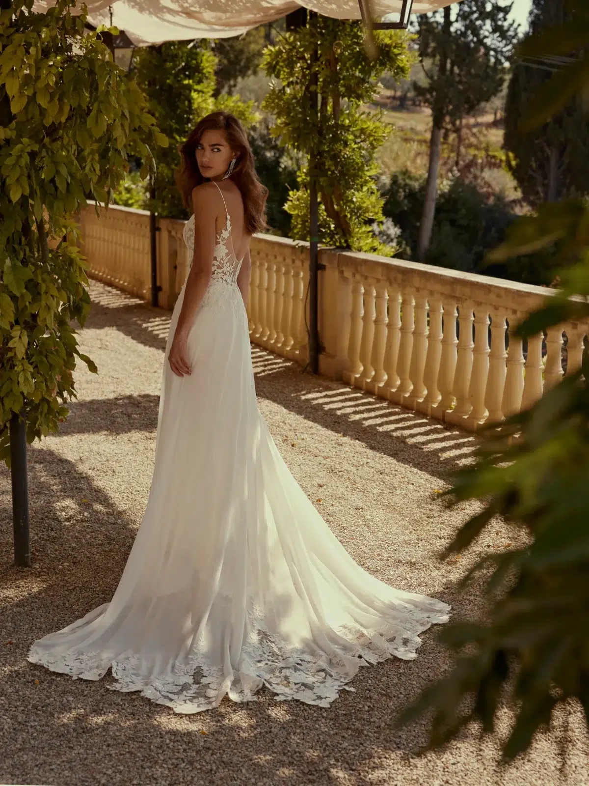 Alternative view of Robe de Mariée Fluide en Mousseline et Dentelle Transparente