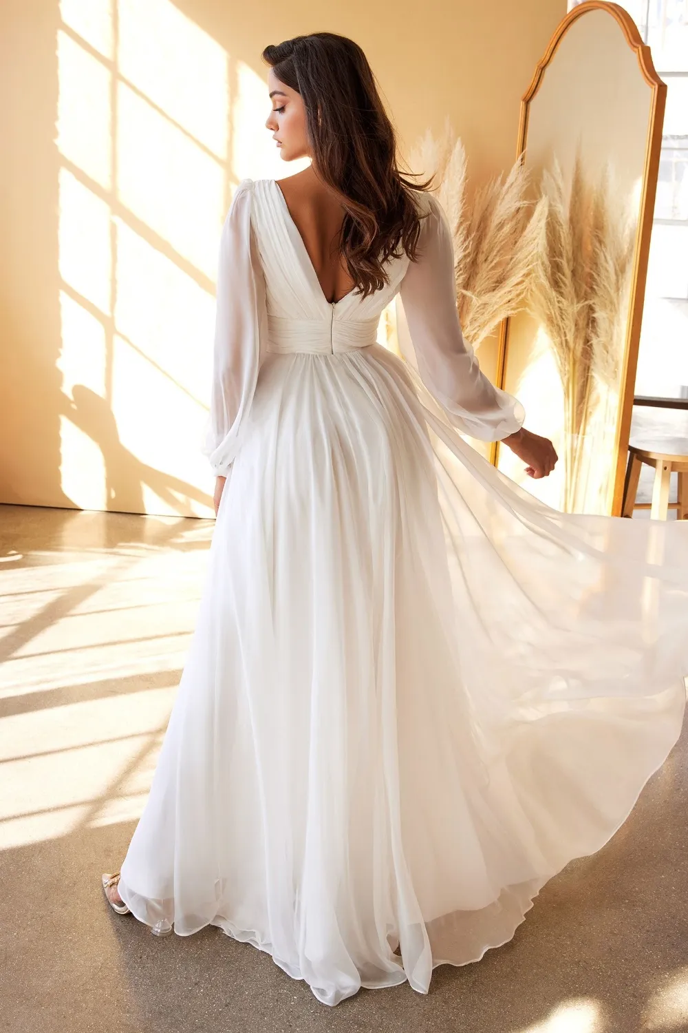 Alternative view of Robe de mariée Civile avec jupe fluide en mousseline