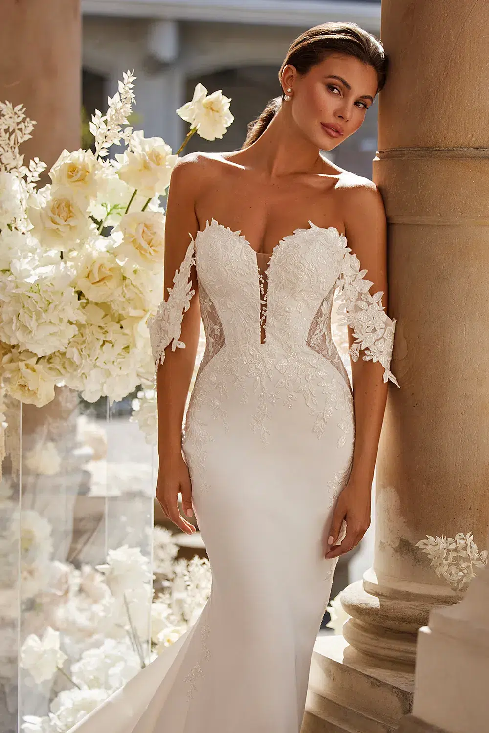 Robe de mariée Princesse longue traine en forme de fleur – Image 5