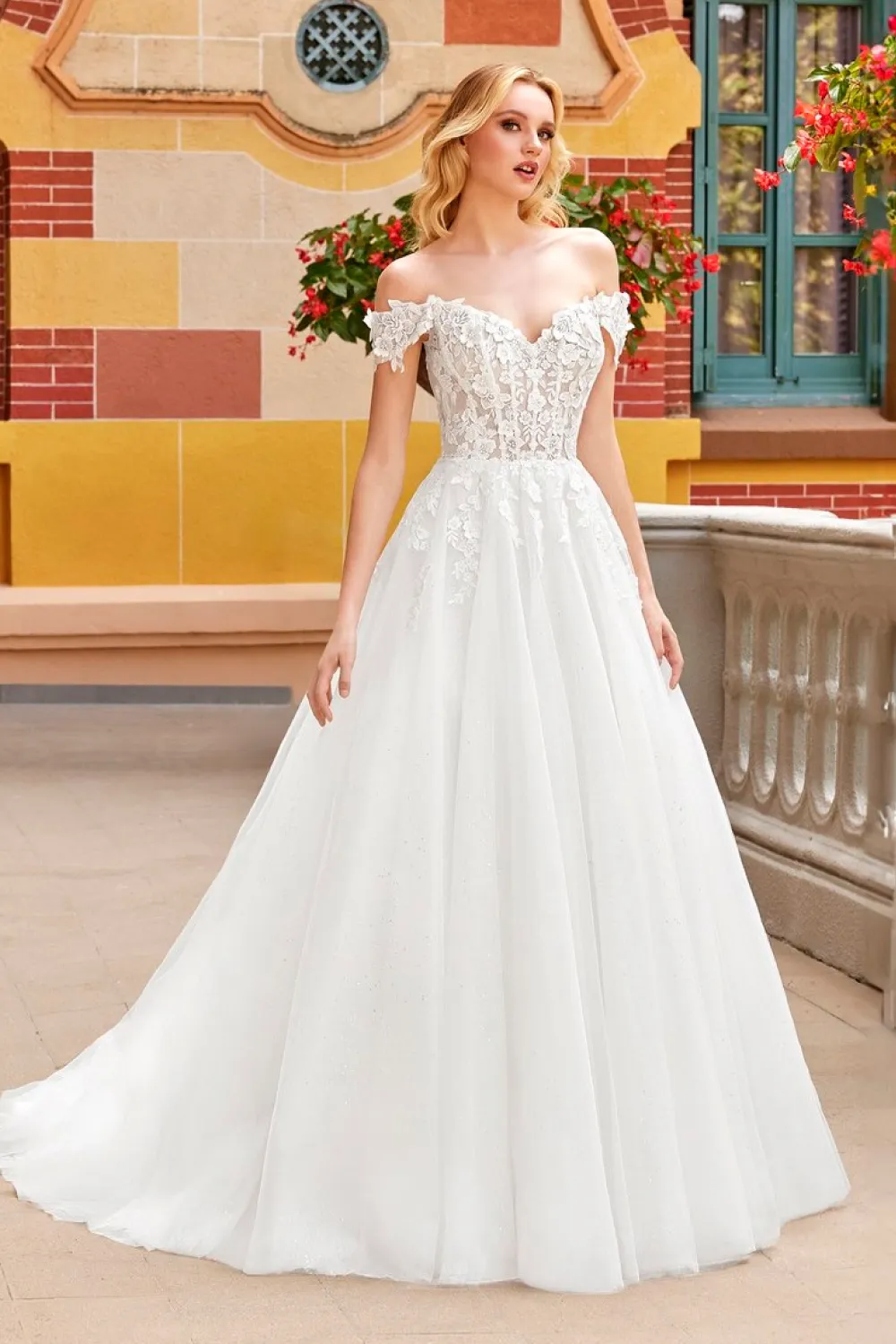 Robe de mariée avec jupe ample en tulle pailleté