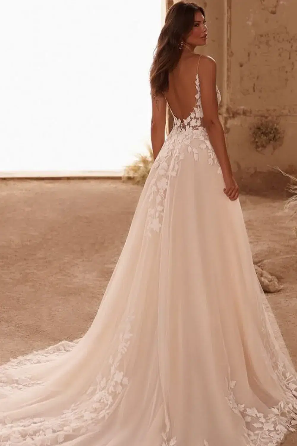 Alternative view of Robe de mariée doux blush