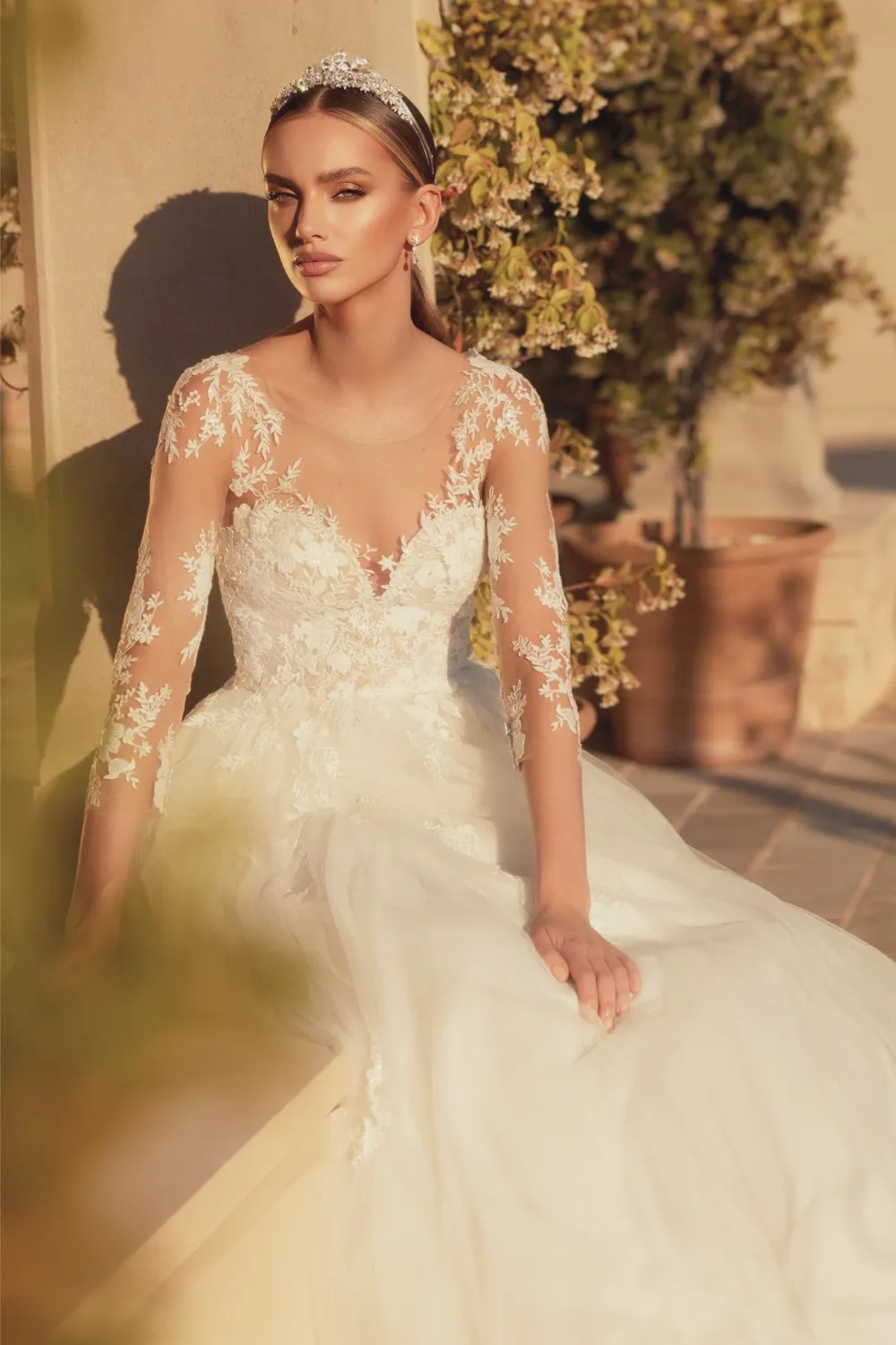 Robe de mariée manches longues en dentelle transparente – Image 4