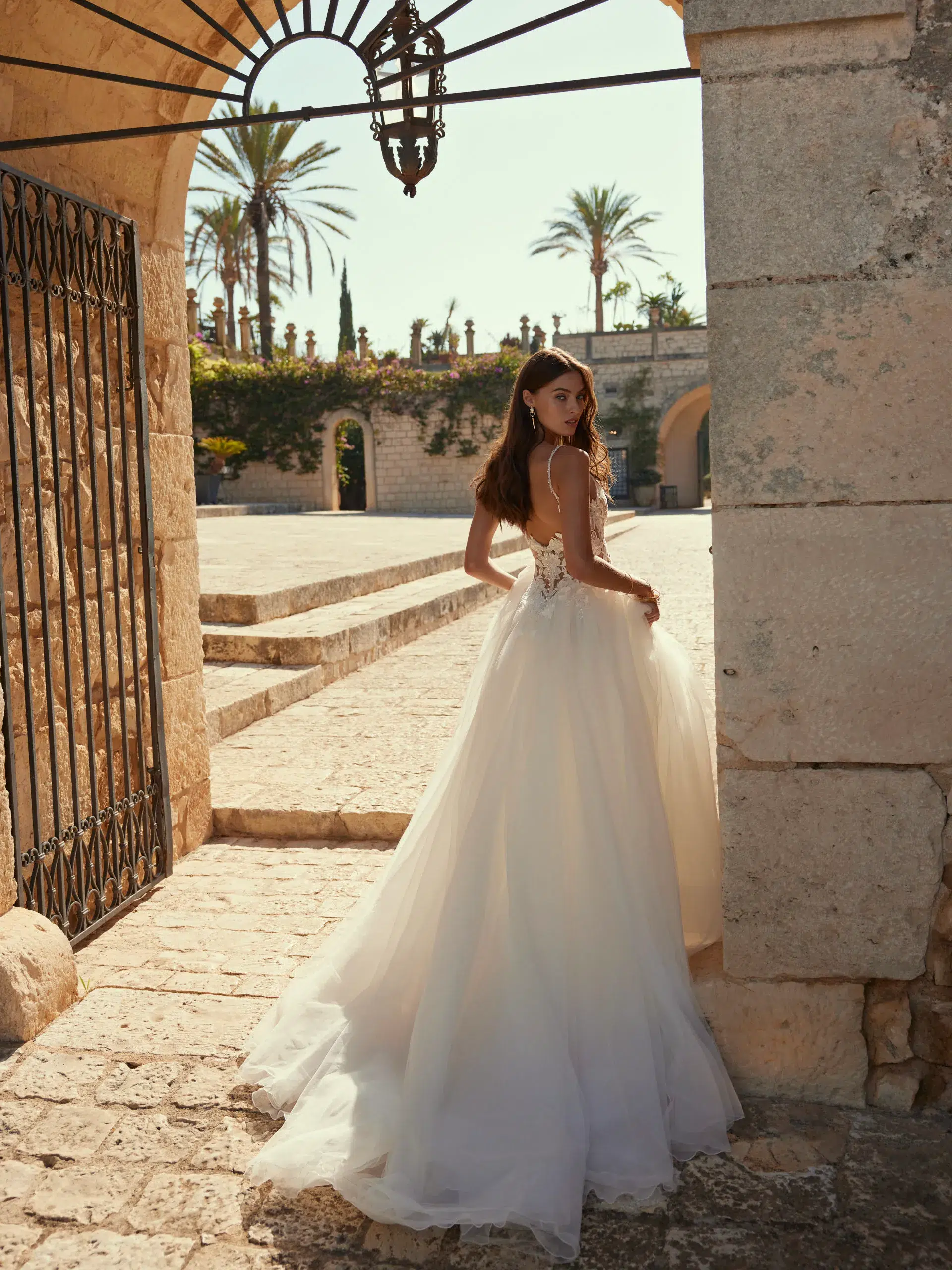 Robe de mariée princesse en tulle et dentelle 3D – Image 2