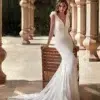 Robe de mariée sirène en crêpe et traîne chapelle