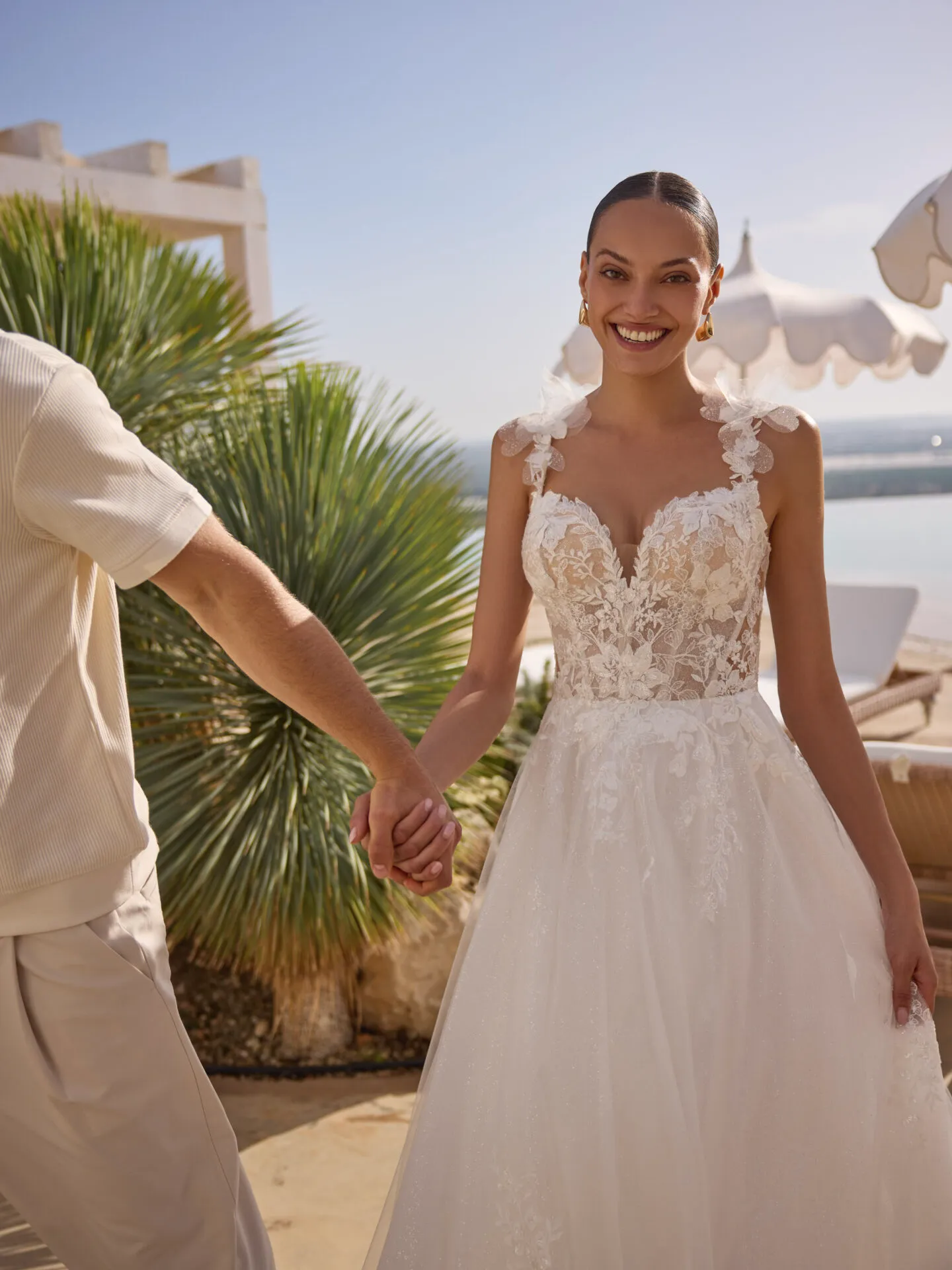 Robe de mariée trapèze avec fleurs en 3d de tulle – Image 4