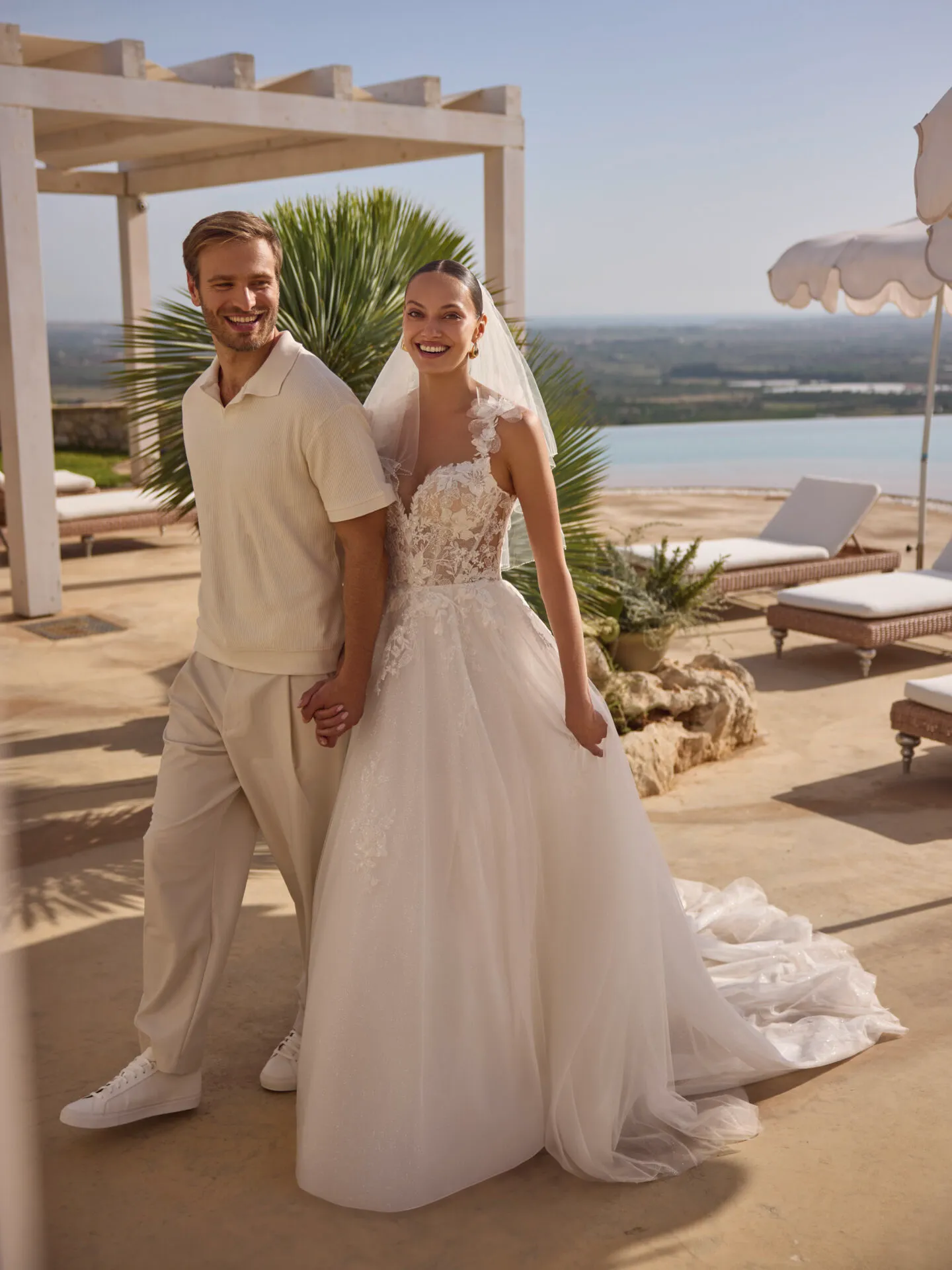 Robe de mariée trapèze avec fleurs en 3d de tulle – Image 5